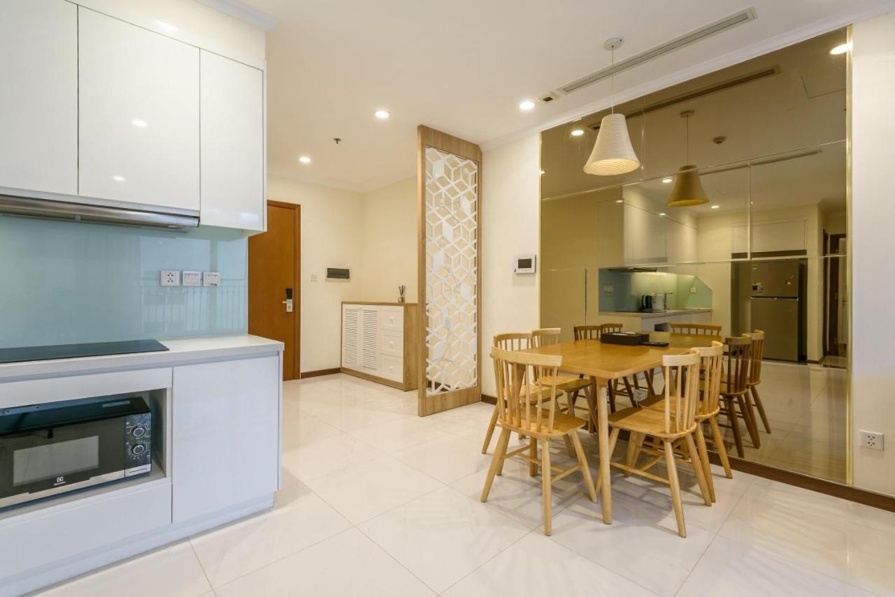 Apartment Landmark Luxury - Vinhomes Park Ho Chi Minh City